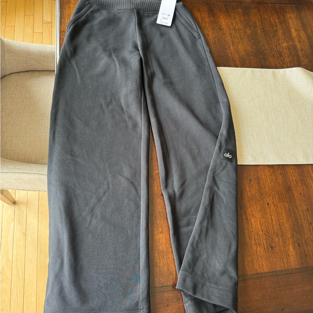 Alo Serenity Wide Leg Sweatpants - brand new with tags